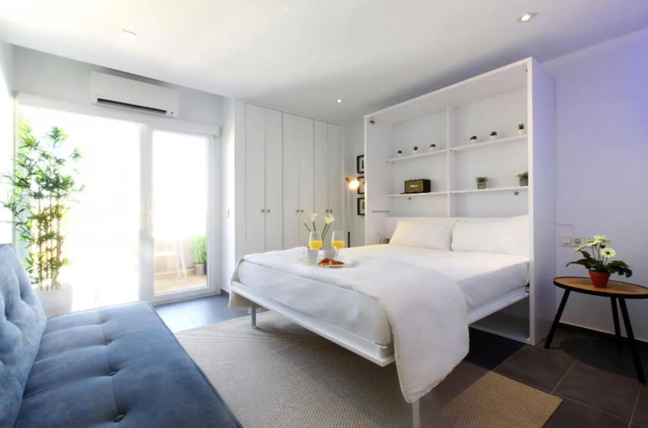 Precioso Apartamento Con Vistas Al Mar Y Piscinas Benalmadena Spain