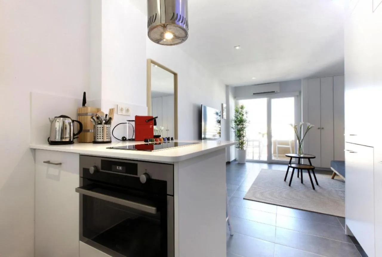 Precioso Apartamento Con Vistas Al Mar Y Piscinas Benalmadena Apartment